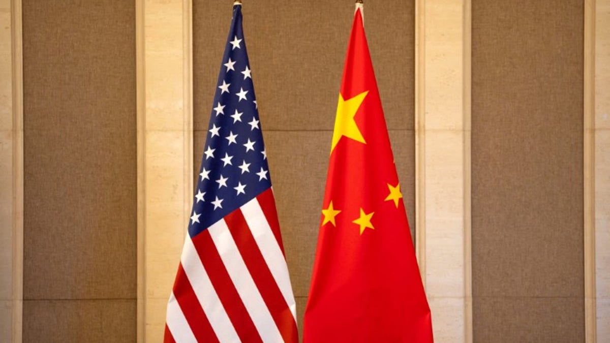 US, China flags