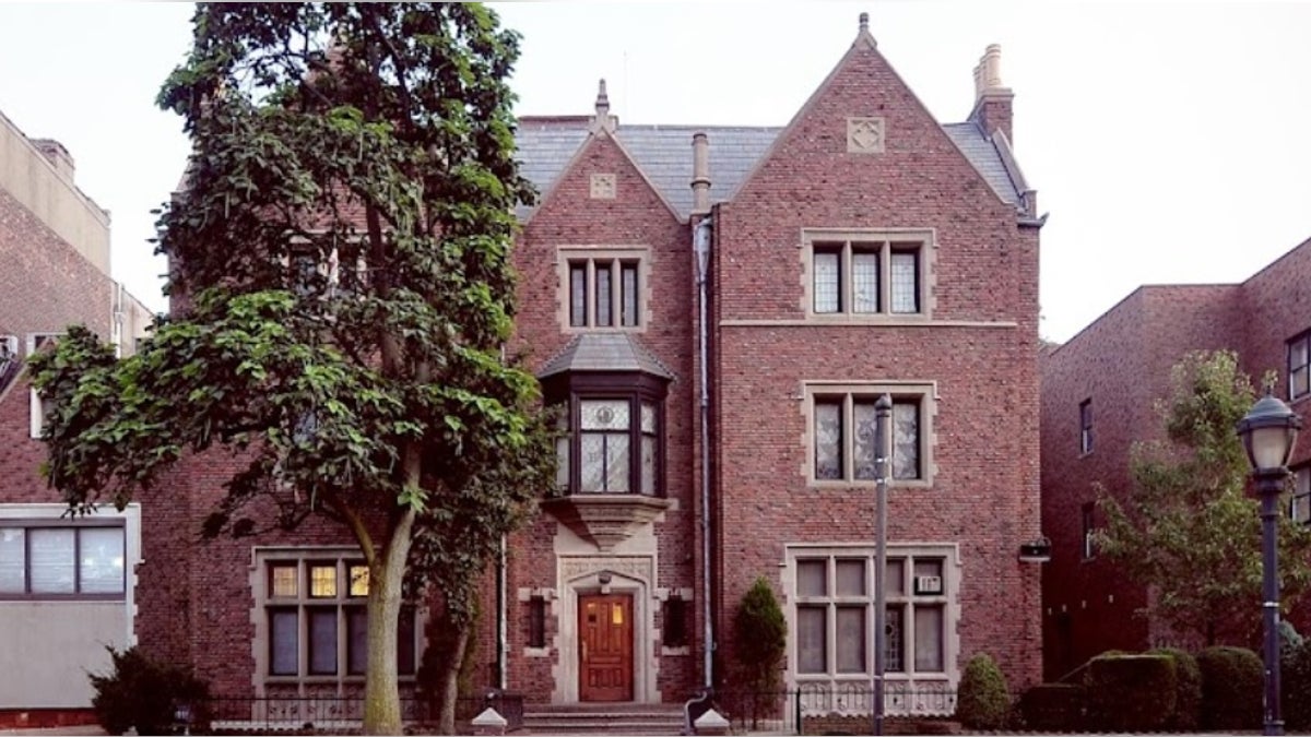 Exterior of World Headquarters of the Chabad-Lubavitch Hasidic movement