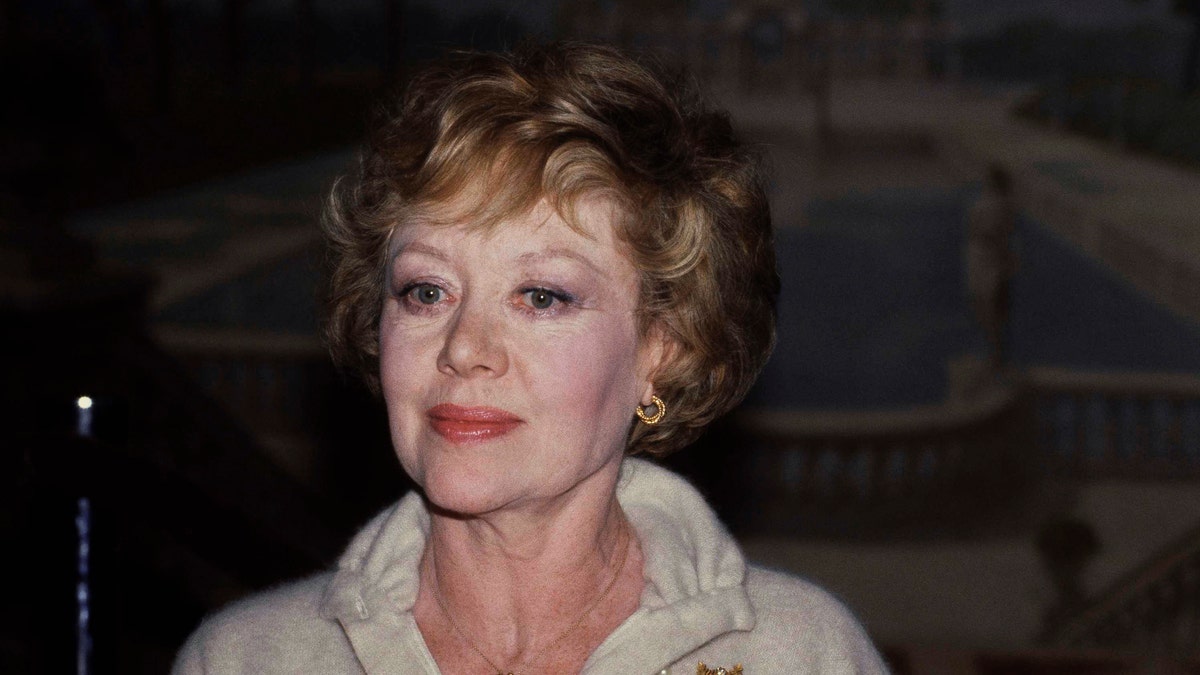 Glynis Johns, who played Mrs. Banks in 'Mary Poppins,' dies at 100
