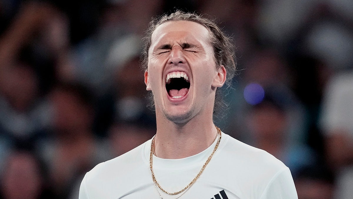 Alexander Zverev yells