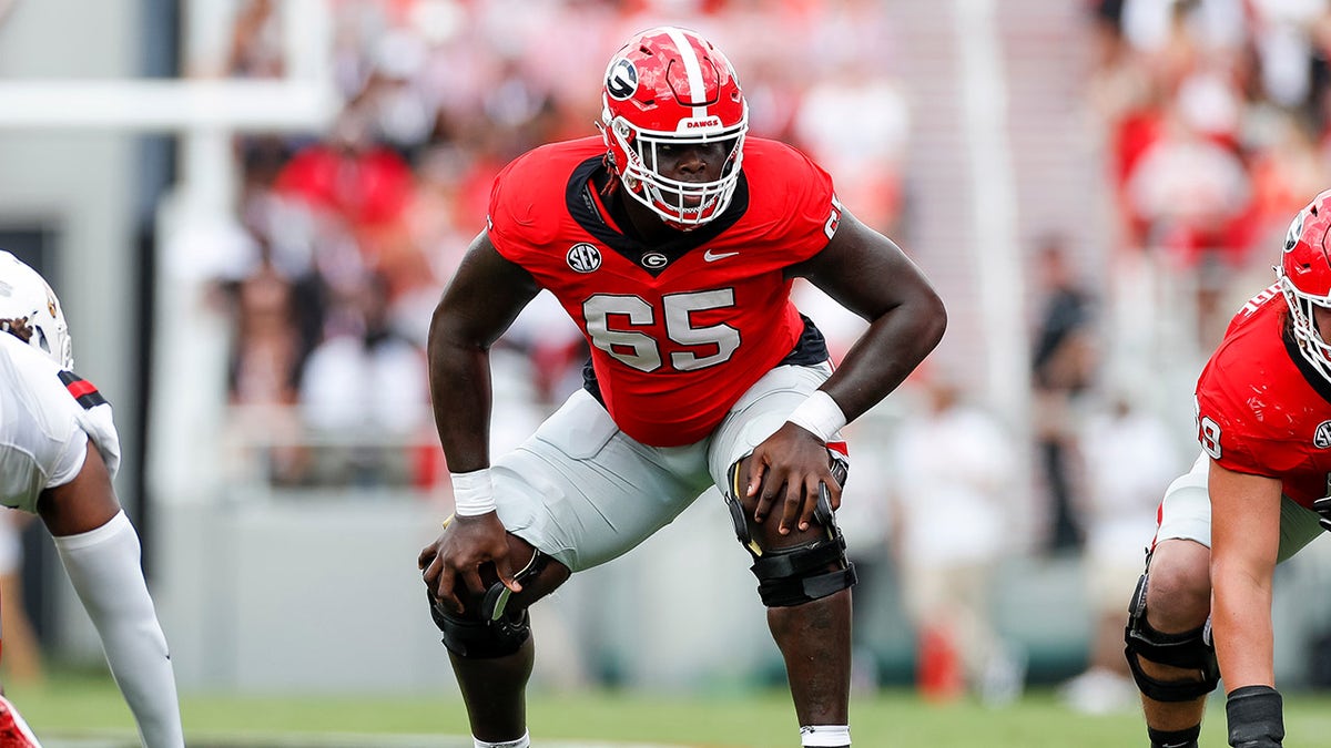 Amarius Mims lines up during a game