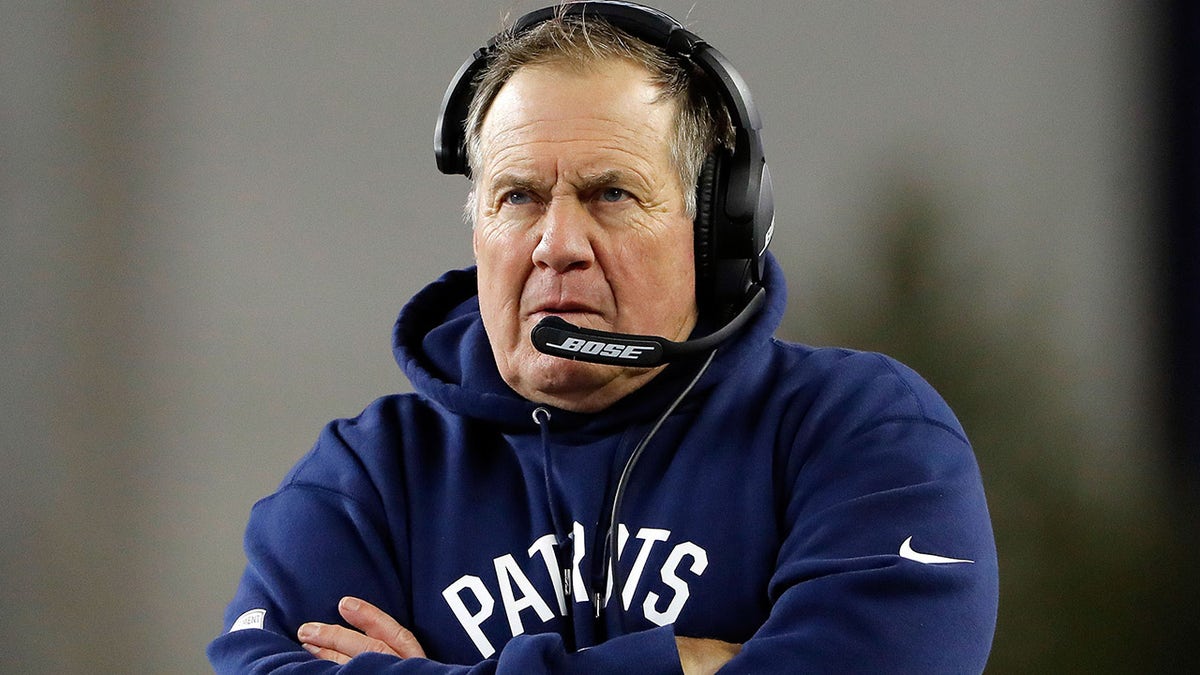 Bill Belichick entrena en 2017