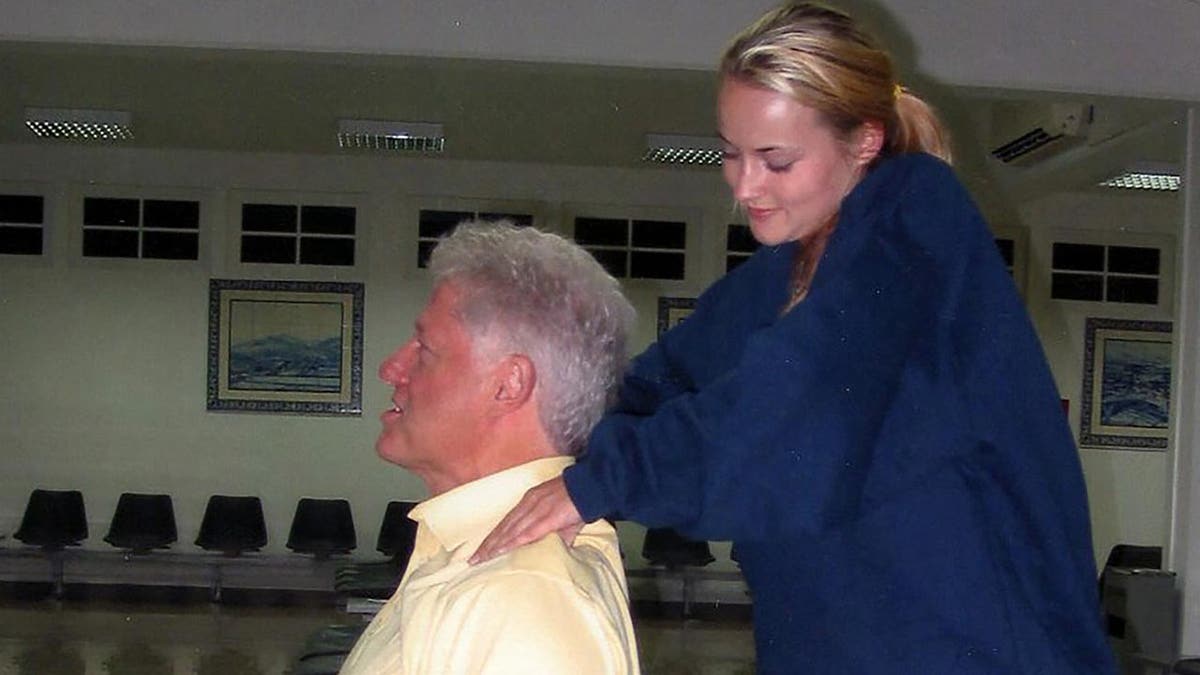 Bill Clinton gets a massage from Jeffrey Epstein victim