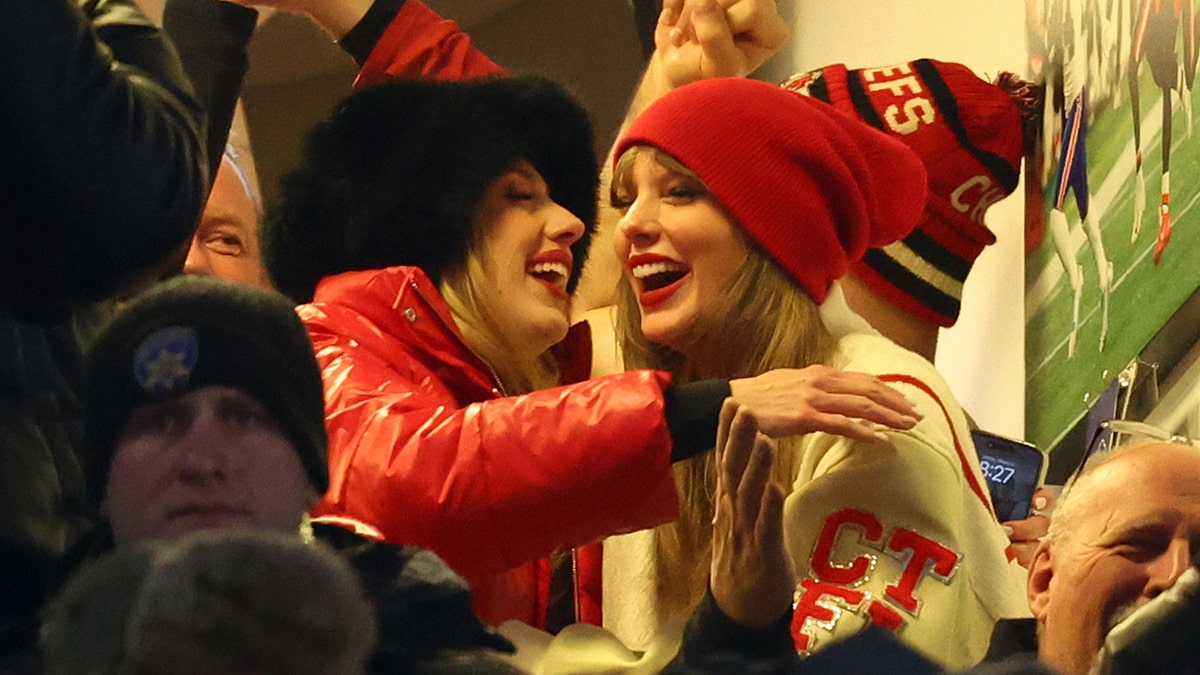 Brittany Mahomes and Taylor Swift hug