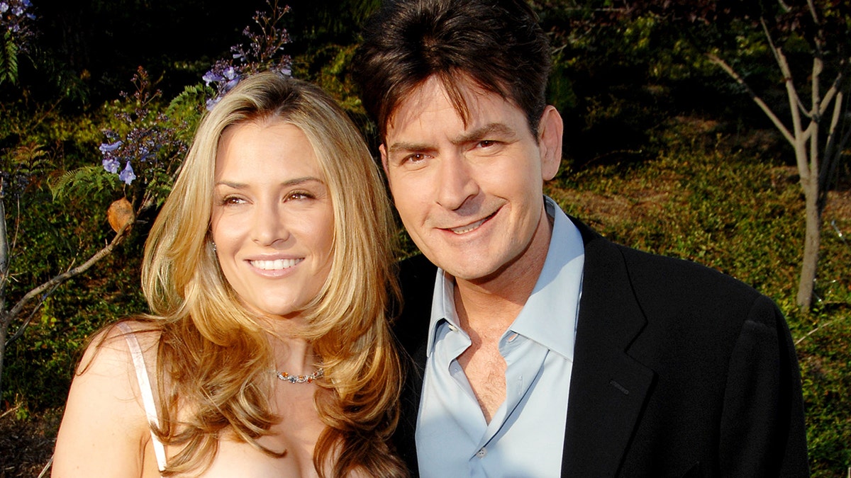 Brooke Mueller and Charlie Sheen took a photo before their divorce