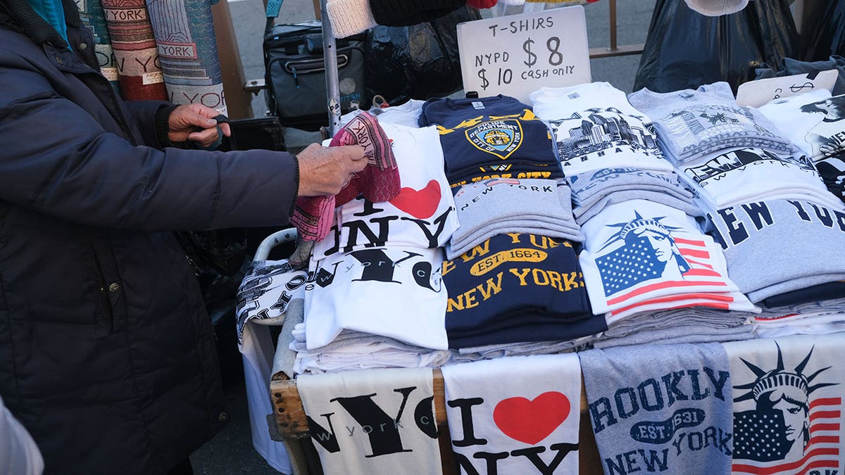 Brooklyn Bridge vendors