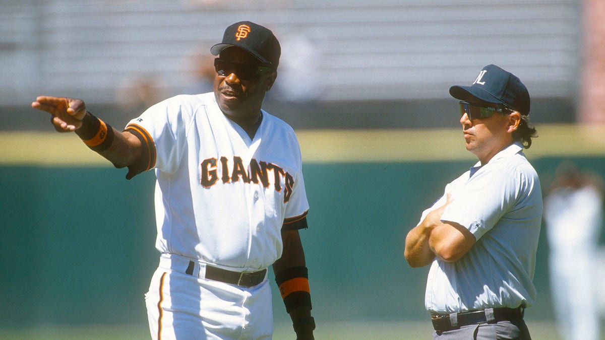 Dusty Baker manages a San Francisco Giants game