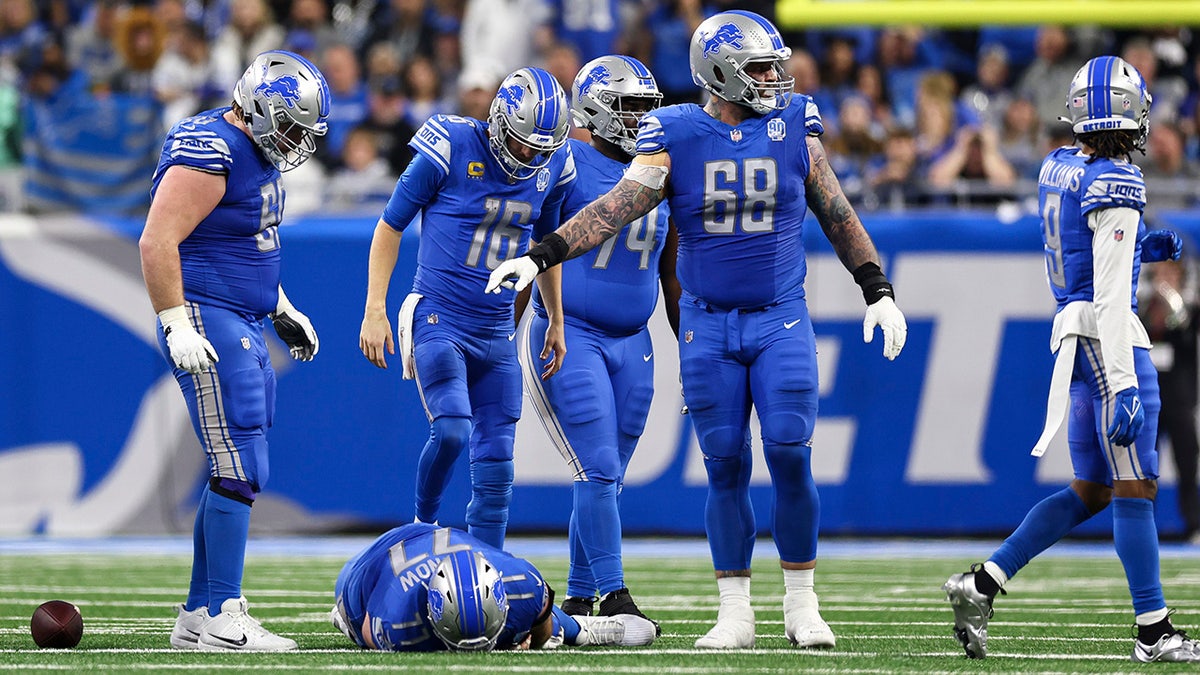 Lions' Frank Ragnow Played Through Injuries In Win Vs Bucs, Not ...