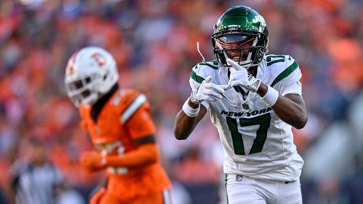 'Worst year of my life' 2 Garrett Wilson vs Broncos