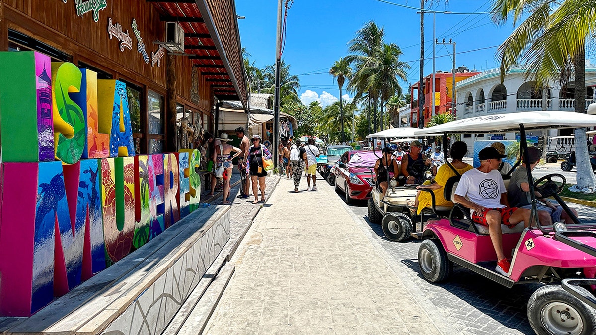 Isla Mujeres sign