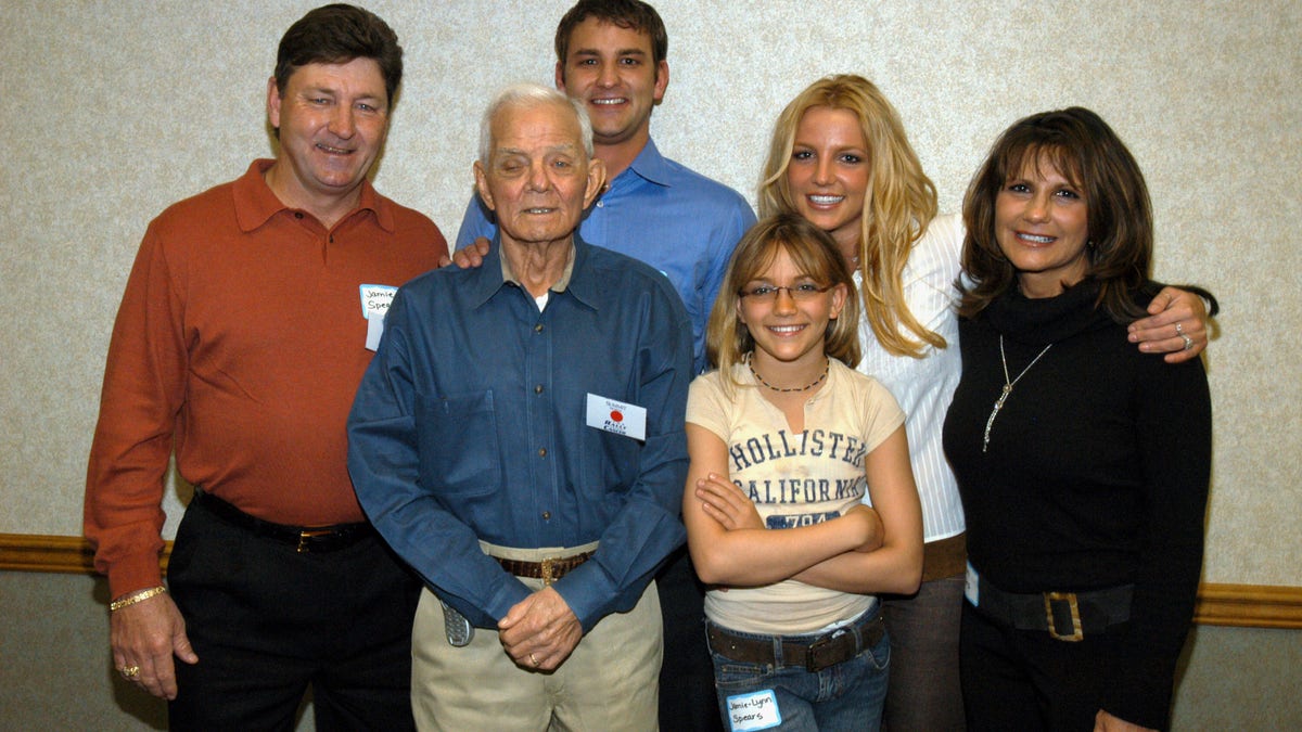 britney spears with jamie, lynn, grandfather june and bryan