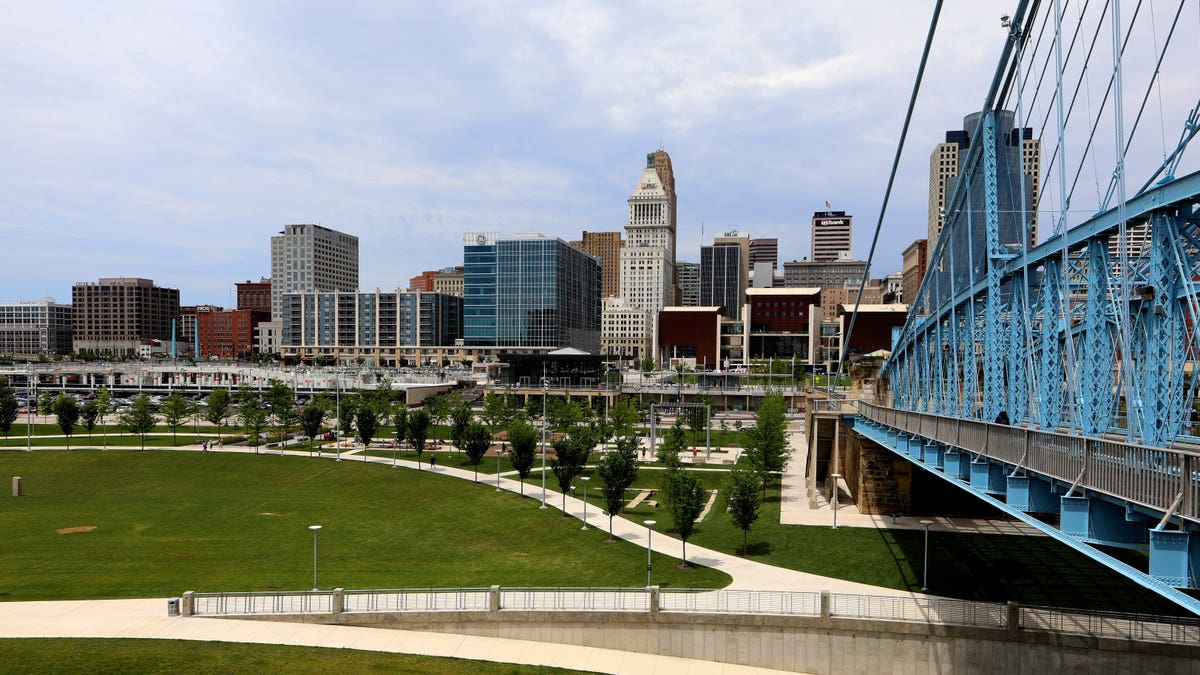 Cincinnati, Ohio skyline as seen from bridge