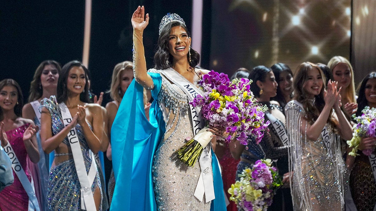 Sheynnis Palacios waving to the crowd after winning Miss Universe