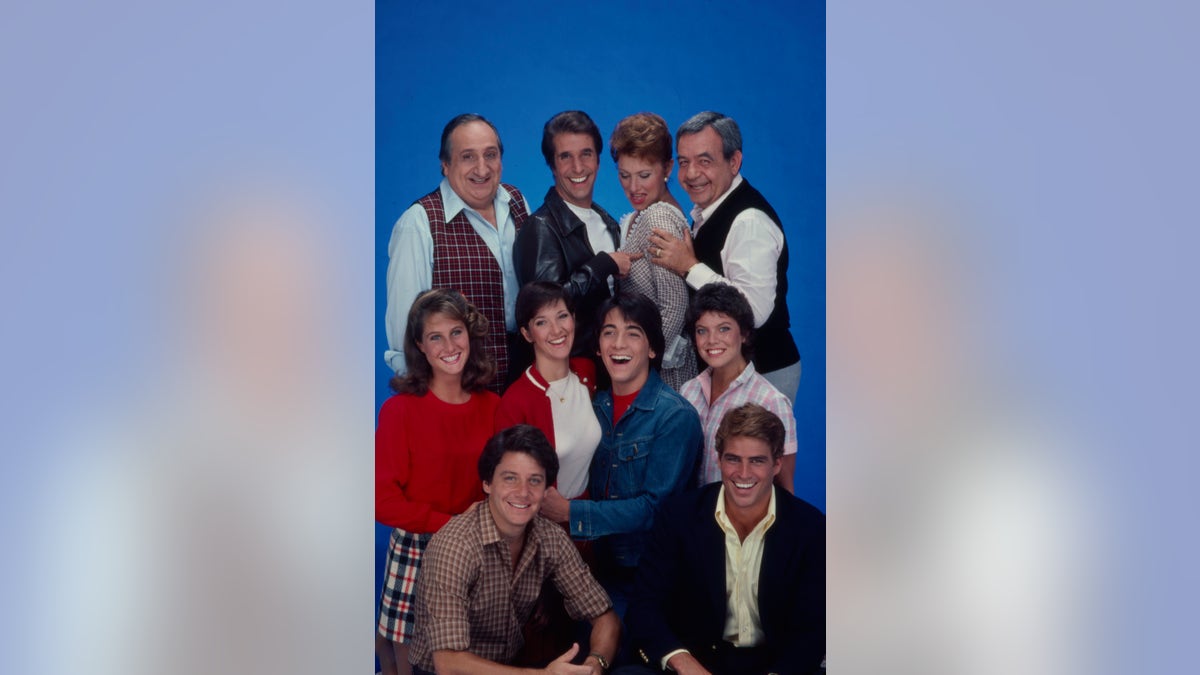 The cast of Happy Days in a promotional portrait