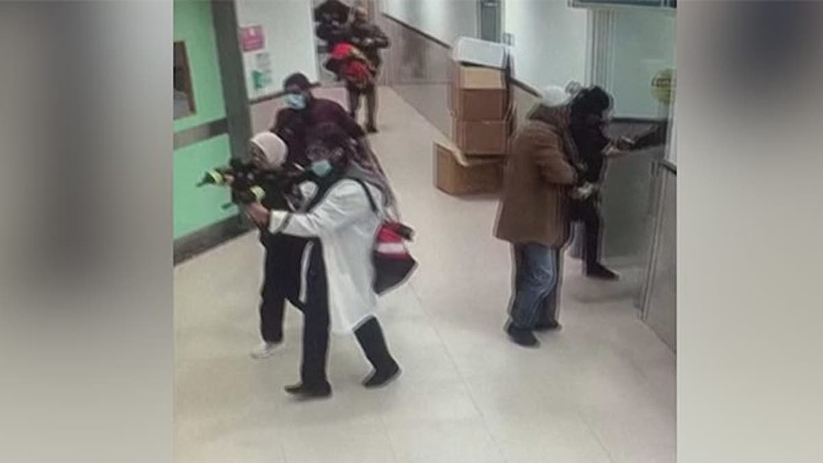 undercover Israeli forces storm a hospital