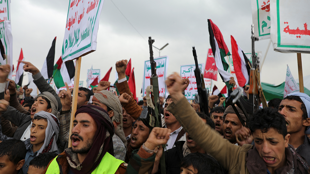 Houthis Demand US UK Aid Workers Leave Yemen Within 30 Days Following Houthis Demand US UK Aid Workers Leave Yemen Within 30 Days Following