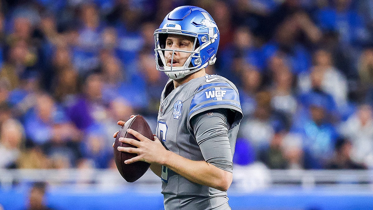 Lions’ Jared Goff Teases Reporter After Backhanded Compliment Ahead Of ...