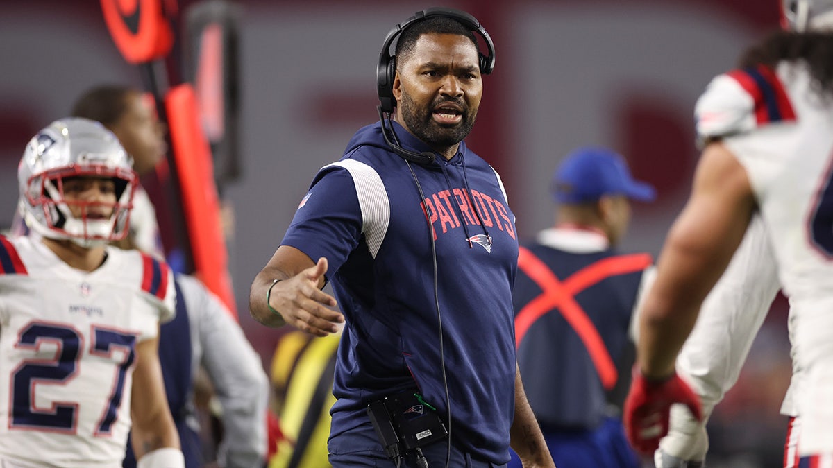 Patriots Staffer Considered ‘strong Candidate’ To Replace Bill ...