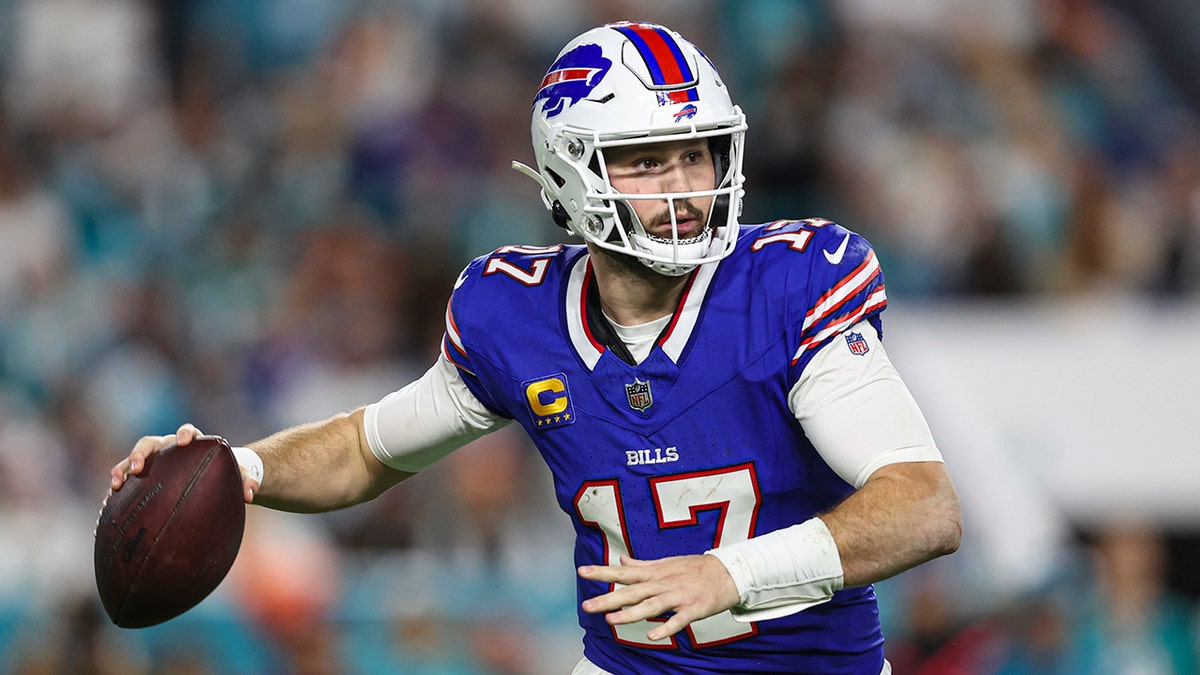 Josh Allen lança