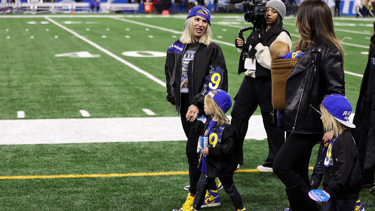 Kelly Stafford, Wife Of Rams Star, Calls Out Lions Fans For Booing Her ...