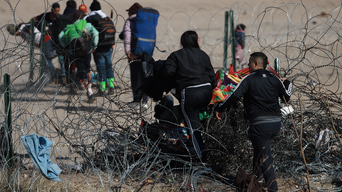 Migrants in Mexico trying to cross US border