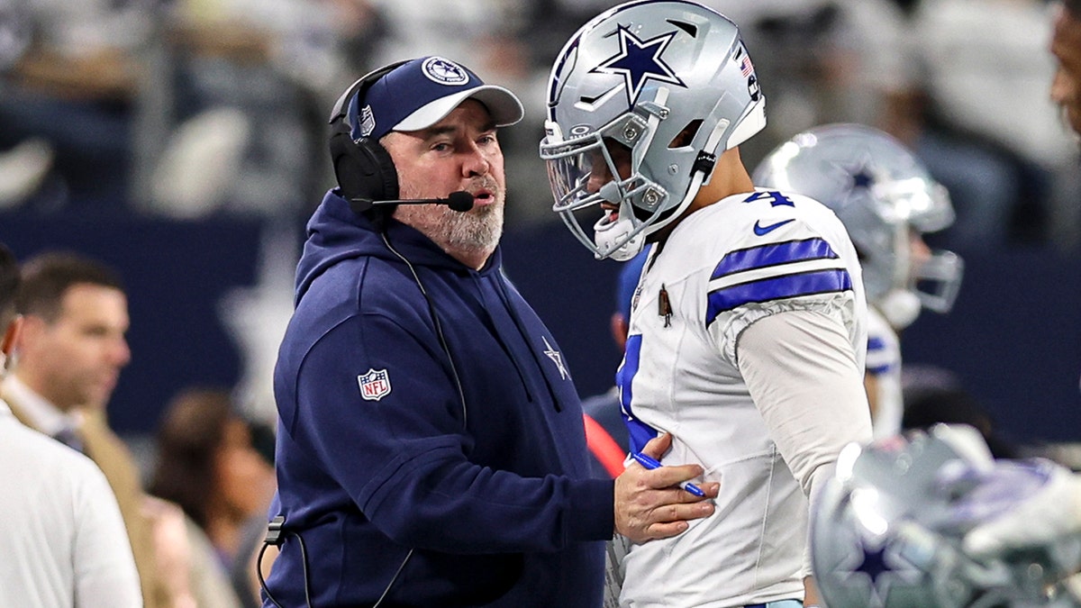 Cowboys 'Jerry Jones Bị Sốc Vì Trận Thua Trong Trận Playoff Trước ...