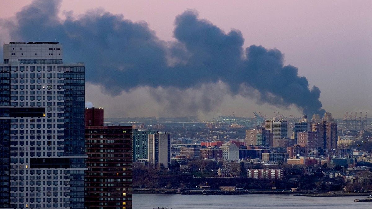 New Jersey smoke plumes