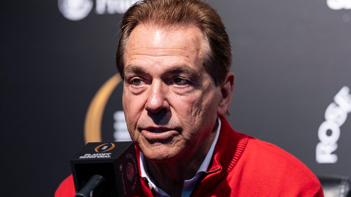 Nick Saban in Rose Bowl