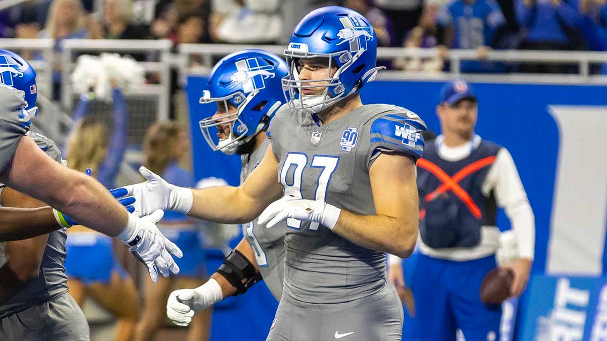 Lions’ Sam LaPorta sets rookie record with touchdown catch vs Vikings 1 Sam LaPorta vs Vikings