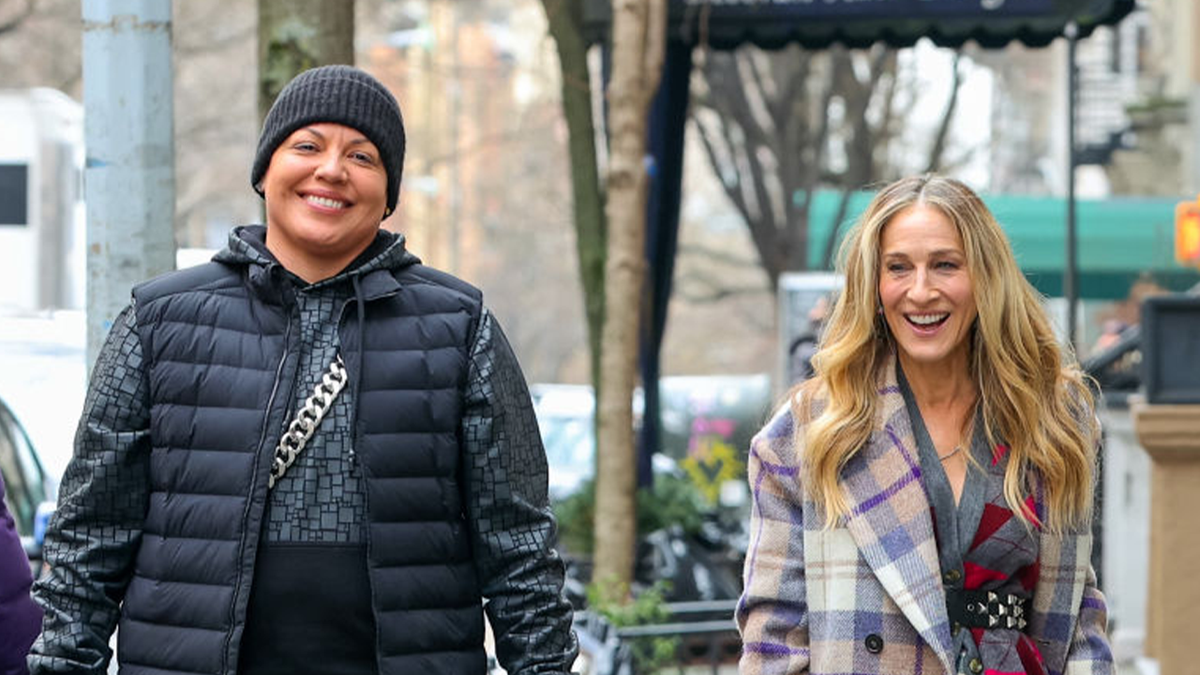Sara Ramirez next to Sarah Jessica Parker