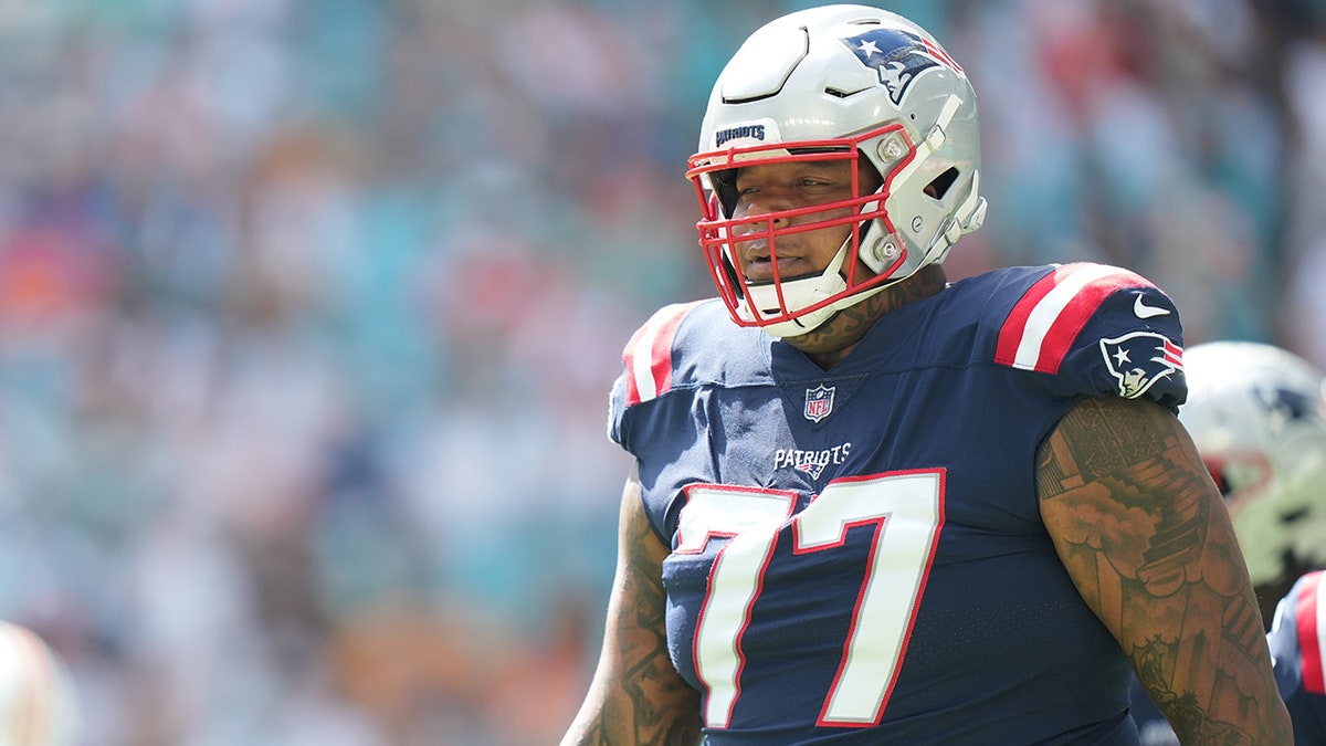 Trent Brown vs Dolphins