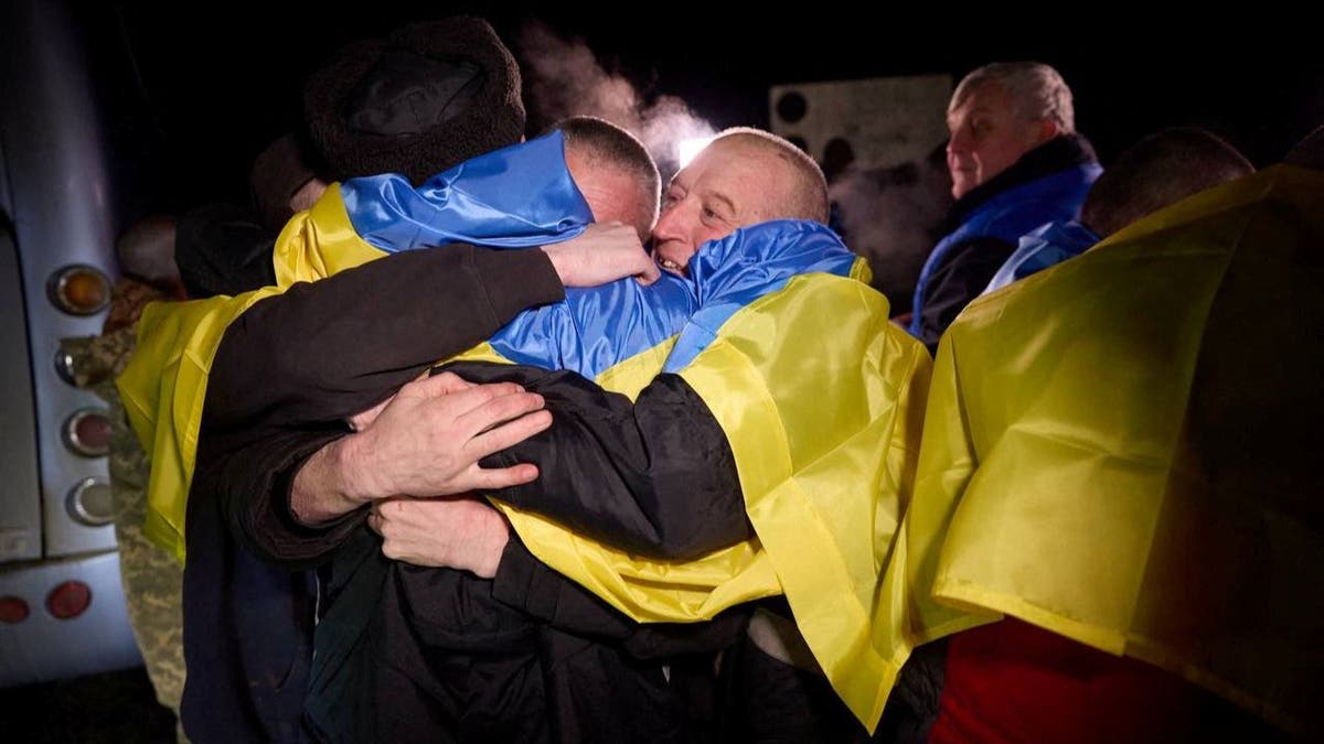 Tearful Reunions As Russia And Ukraine Exchange Hundreds Of Prisoners   Ukraine Russia Prisoners Of War 3 