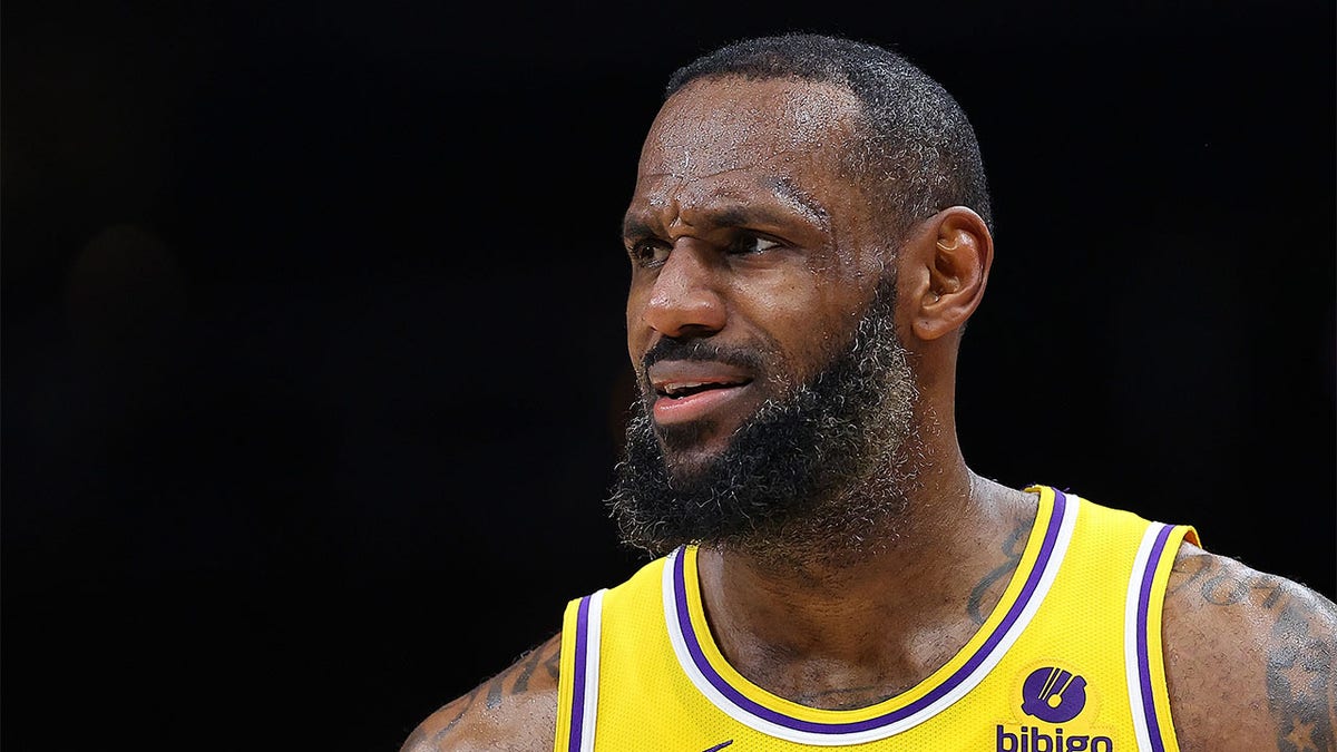 LeBron James drops cryptic post after Lakers' 2nd straight loss | Fox News