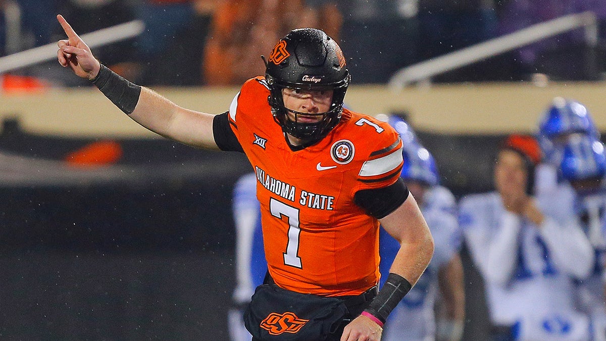 Oklahoma State Quarterback To Return For Seventh Year After Being ...