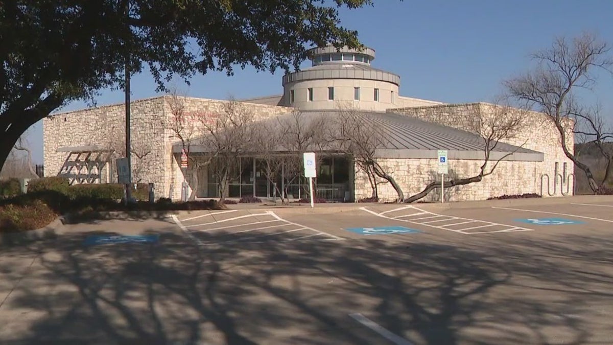 The Mountain Creek Branch library in Dallas, Texas