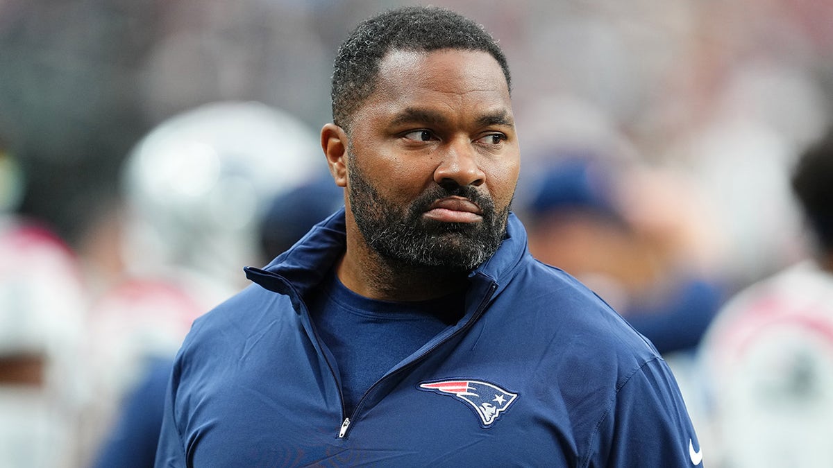 Jerod Mayo on the field before a game against the Raiders