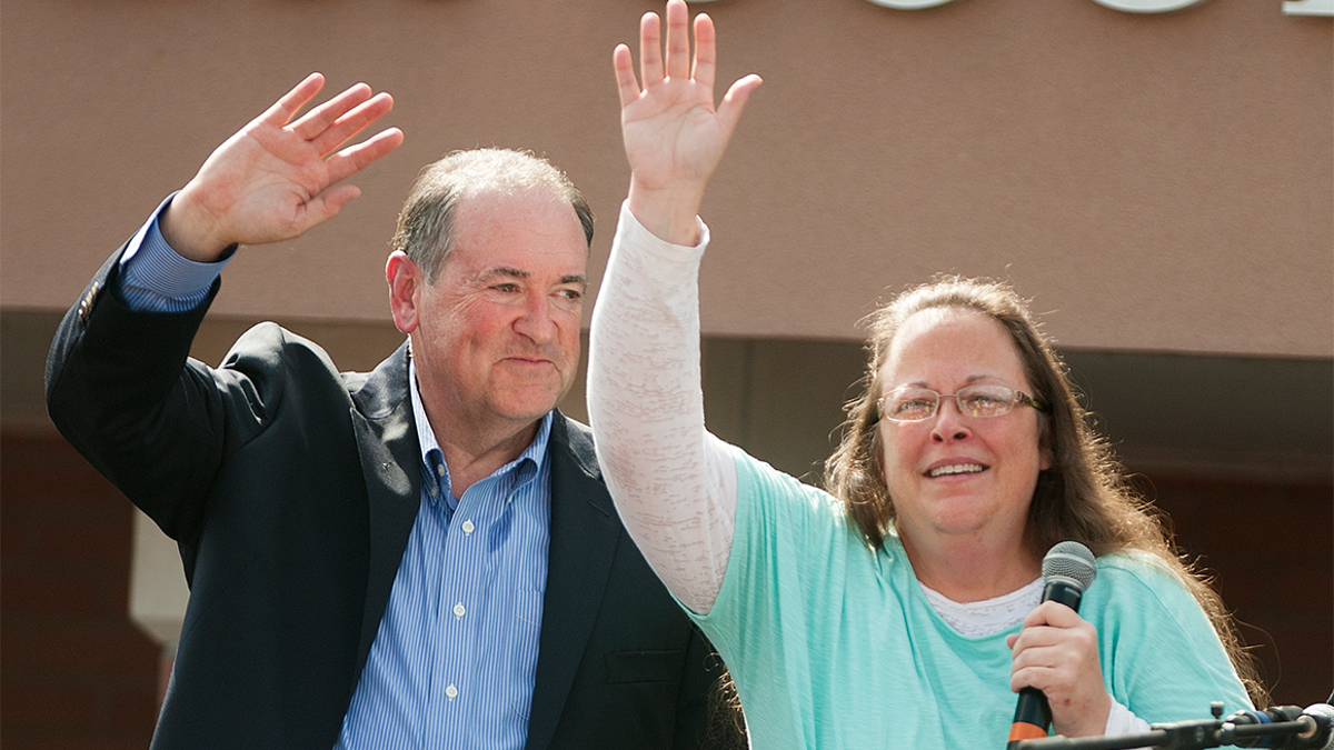 GRAYSON, KY - SEPTEMBER 8: Rowan County Clerk of Courts Kim Davis (R) stands with Republican presidential candidate Mike Huckabee (L) in front of the Carter County Detention Center on September 8, 2015 in Grayson, Kentucky. Davis was ordered to jail last week for contempt of court after refusing a court order to issue marriage licenses to same-sex couples. 