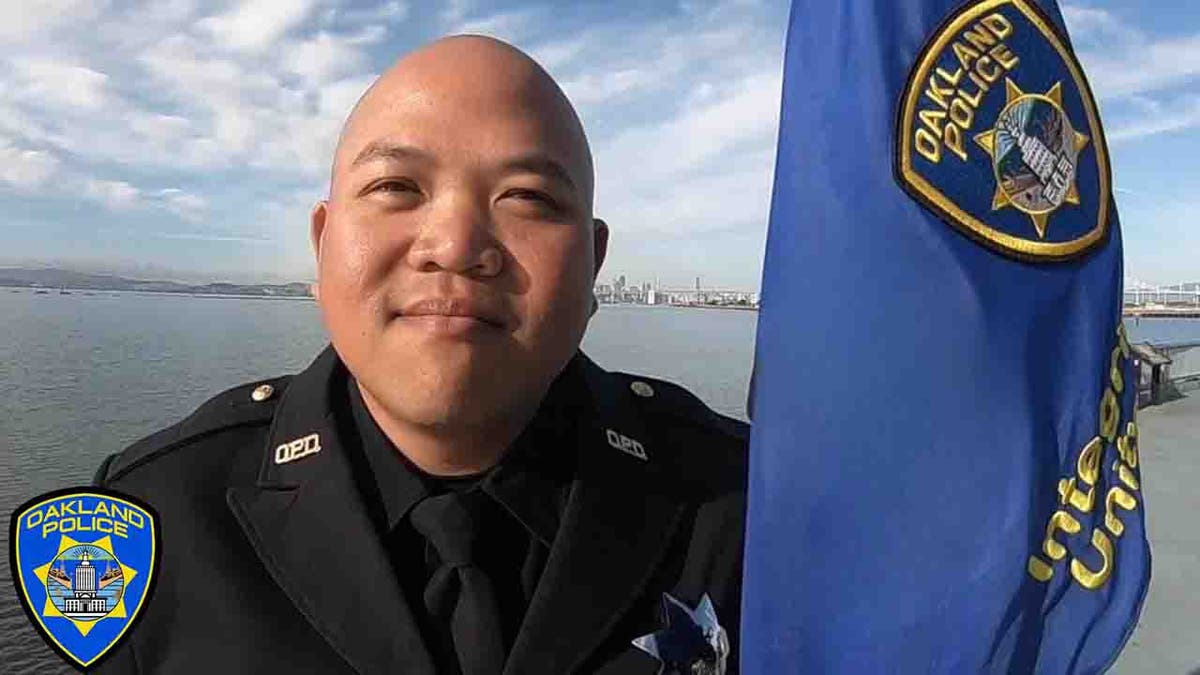 oakland police officer Tuan Le