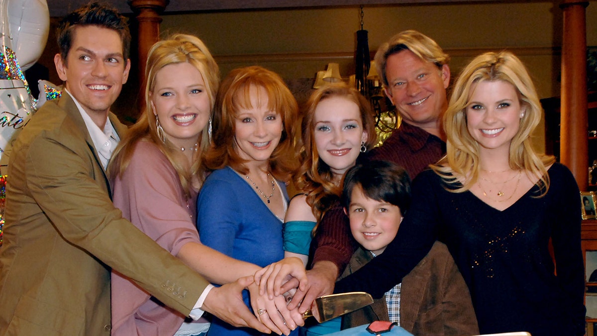 Reba McEntire on set of her show "Reba"