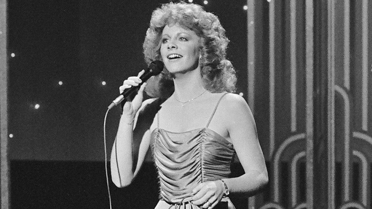Reba McEntire performing on the Tonight Show in 1981