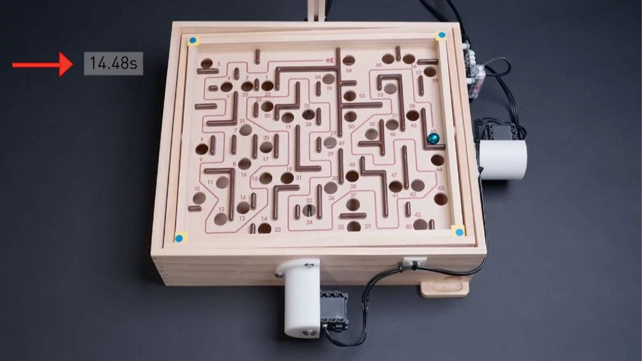 How an AI robot smashed human world record in Labyrinth, a classic marble  maze game