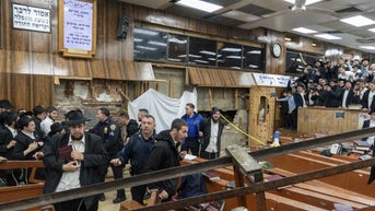 Wild clashes between police, agitators over secret synagogue tunnel go viral