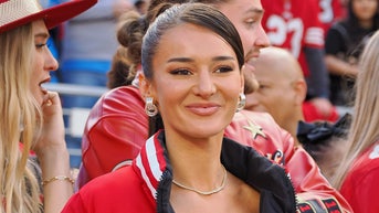 49ers star's wife reveals 3-word message up her sleeve as team heads to Super Bowl