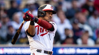 Mariners strike trade with Twins for All-Star second baseman: reports