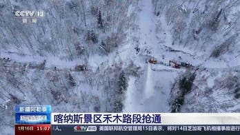 Avalanches in China trap 1K tourists in remote skiing village