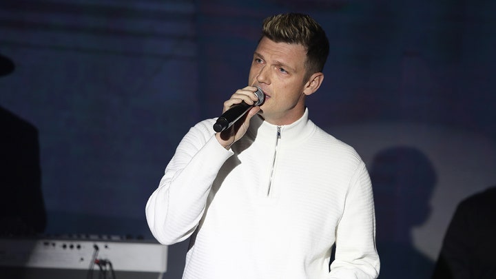 Nick Carter holds back tears as Backstreet Boys honor passing Of Aaron Carter at London concert