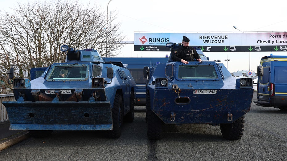 Protesting French farmers plan ‘siege of the capital’ in Paris, rejecting government concessions