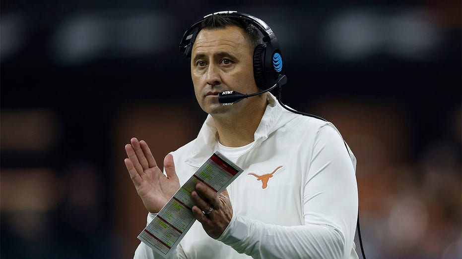 Texas’ Steve Sarkisian ‘very impressed’ by Dawn Staley amid push to get Longhorns over the hump