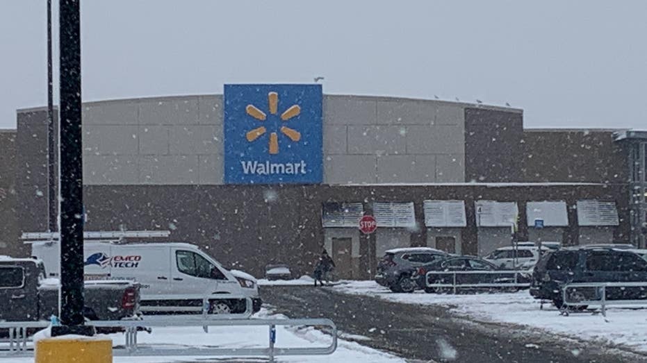 Infant girl abandoned at Philadelphia Walmart by suspected shoplifters: police