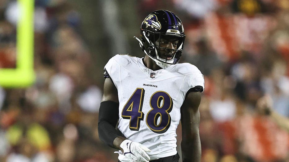 Ravens' Jeremiah Moon's enjoys full-circle moment with Marine fan: 'Crazy how life works'